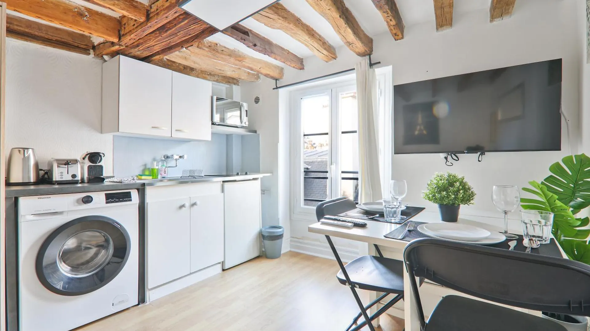 Studio Quartier Saint-Michel Notre-Dame 4 Free Netflix Paris Apartment